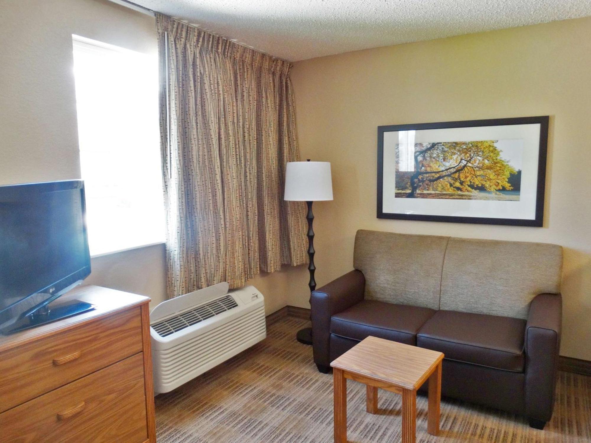 Extended Stay America Select Suites - Providence - Airport Warwick Esterno foto