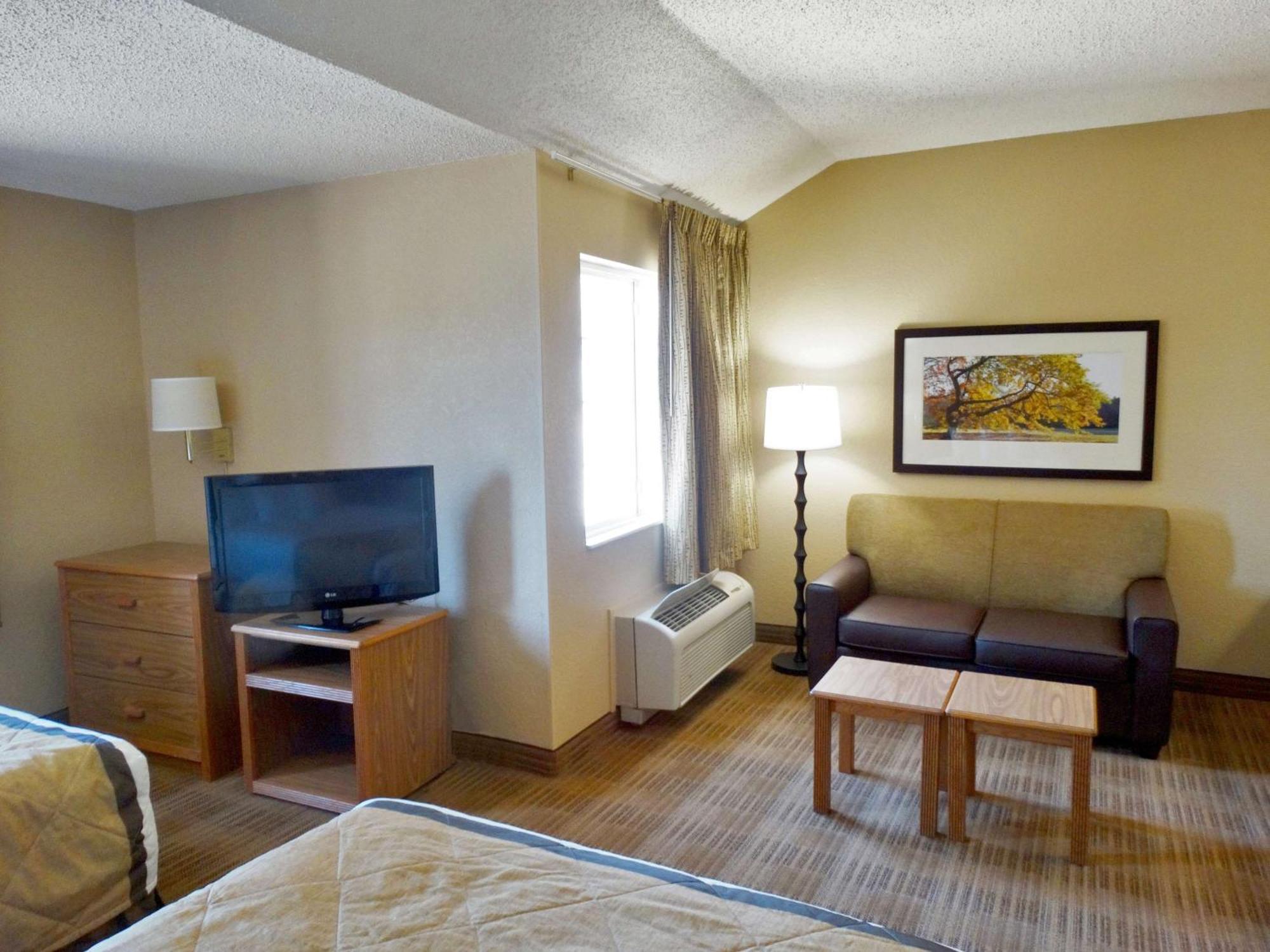 Extended Stay America Select Suites - Providence - Airport Warwick Esterno foto
