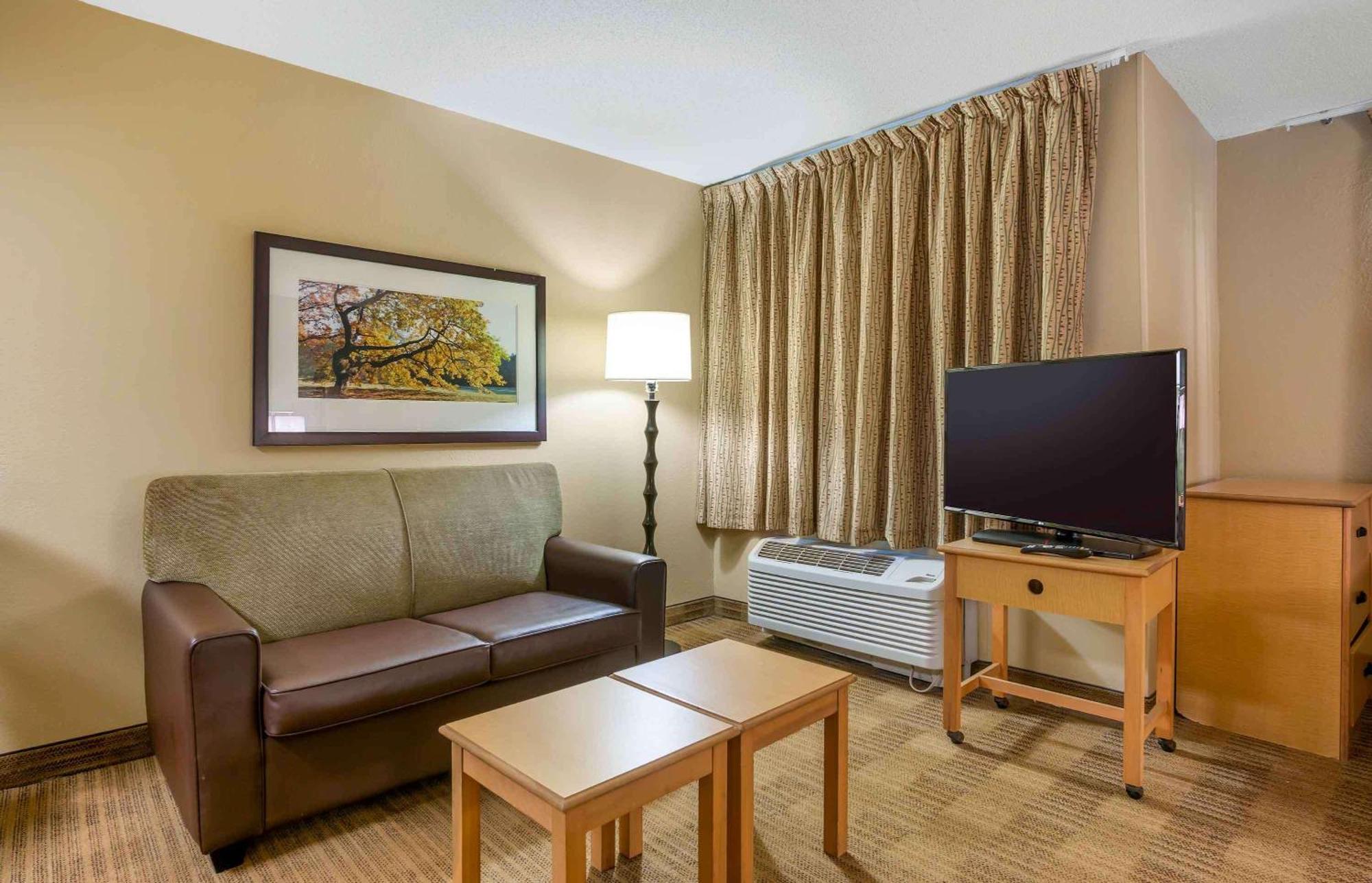 Extended Stay America Select Suites - Providence - Airport Warwick Esterno foto
