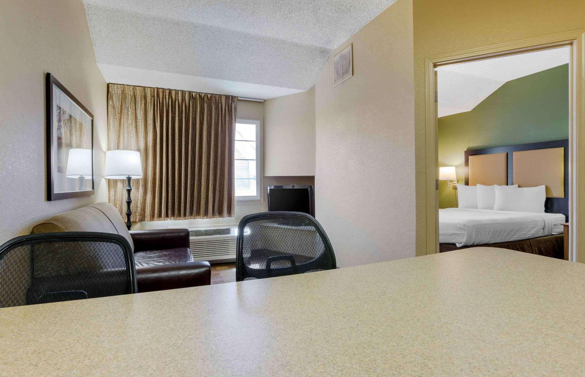 Extended Stay America Select Suites - Providence - Airport Warwick Esterno foto