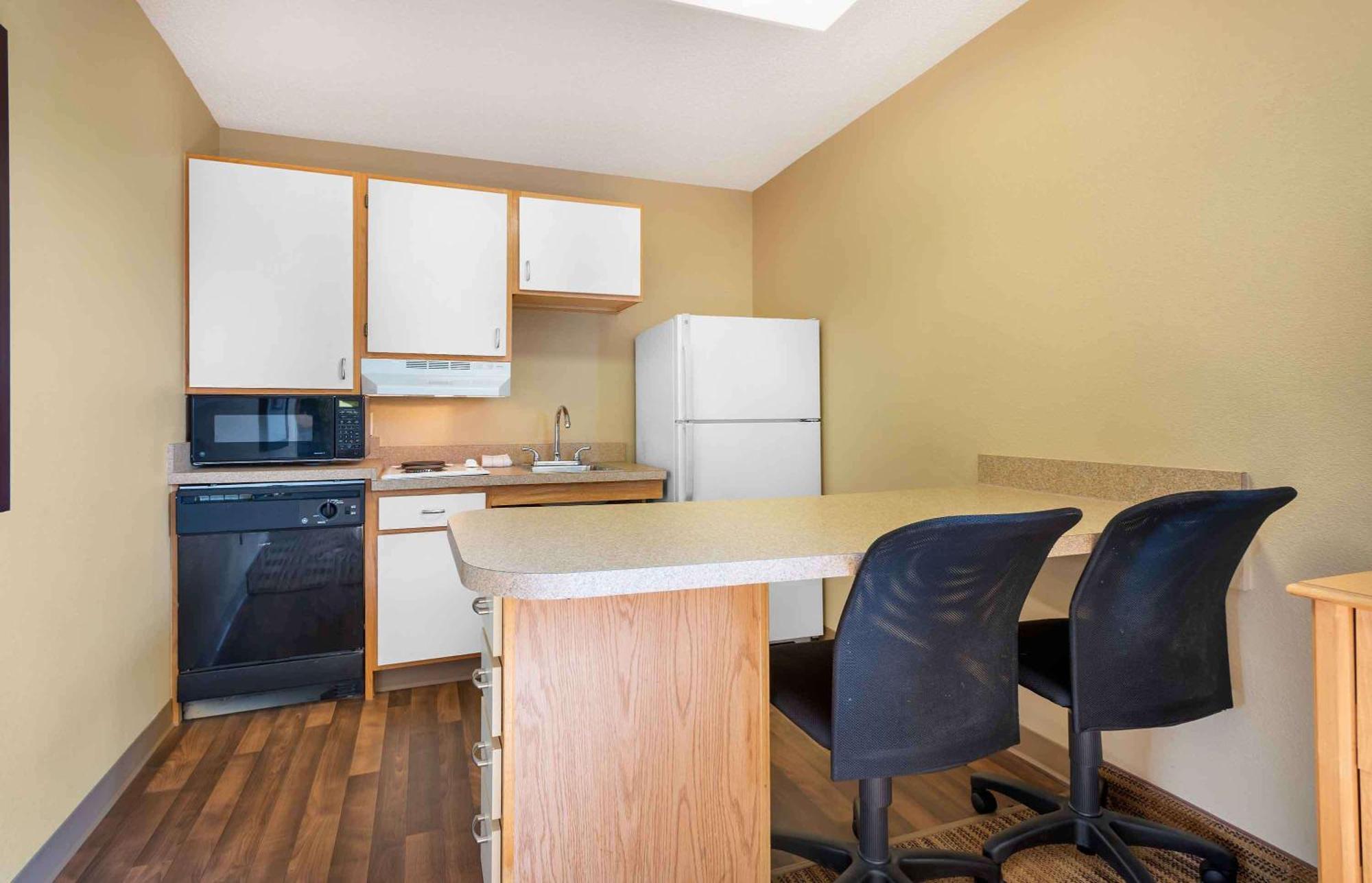 Extended Stay America Select Suites - Providence - Airport Warwick Esterno foto