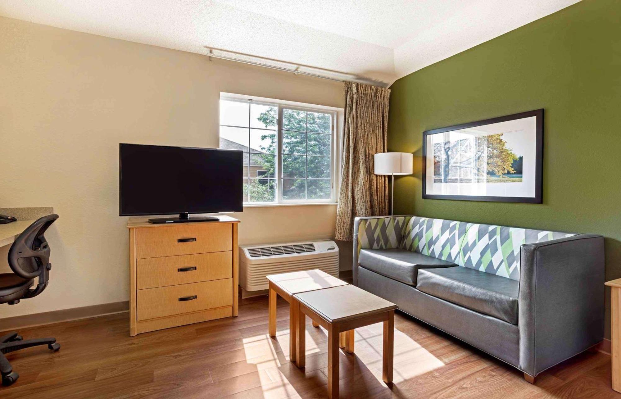 Extended Stay America Select Suites - Providence - Airport Warwick Esterno foto