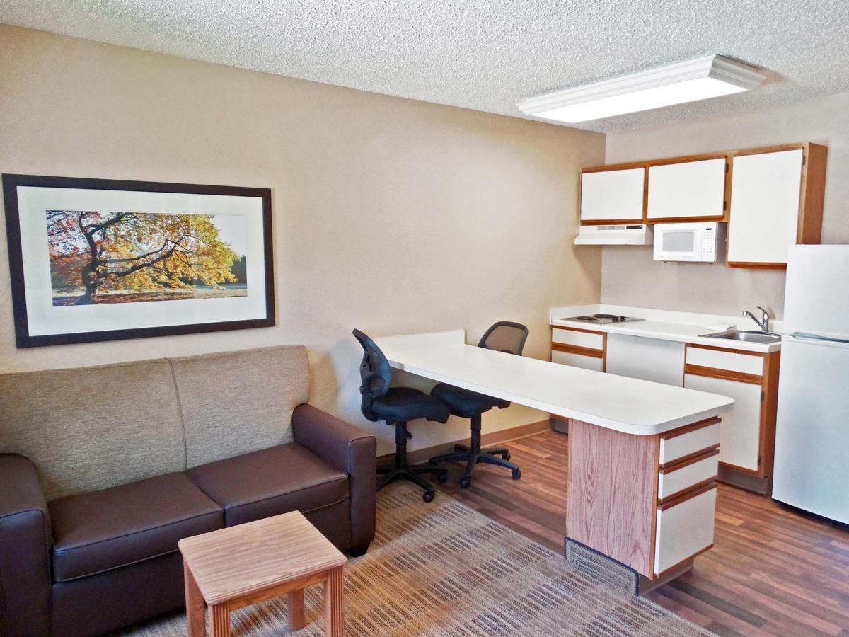 Extended Stay America Select Suites - Providence - Airport Warwick Esterno foto